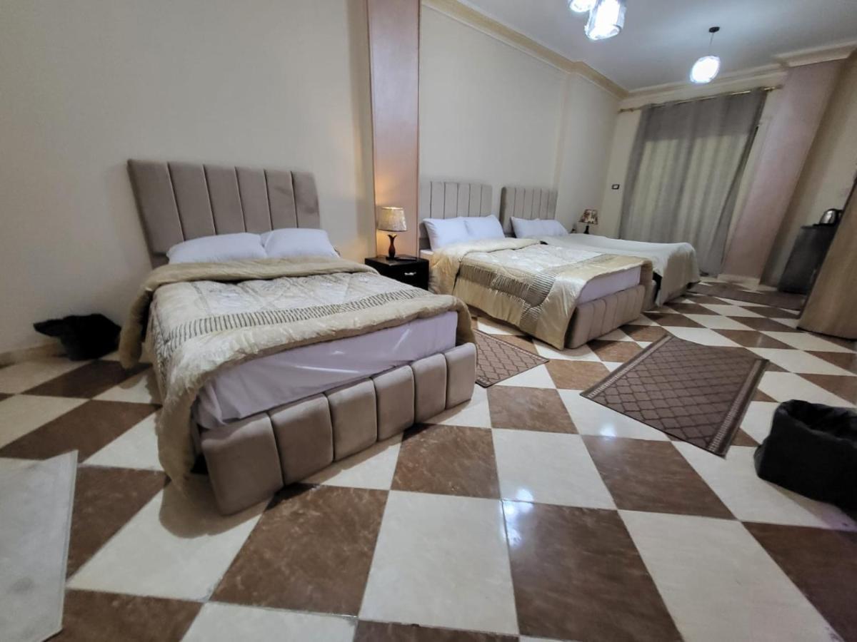 Magic Golden Pyramids View Hotel Kafrat al Jabal Bagian luar foto
