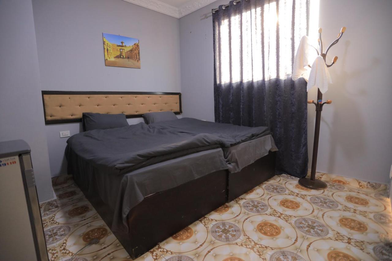 Magic Golden Pyramids View Hotel Kafrat al Jabal Bagian luar foto