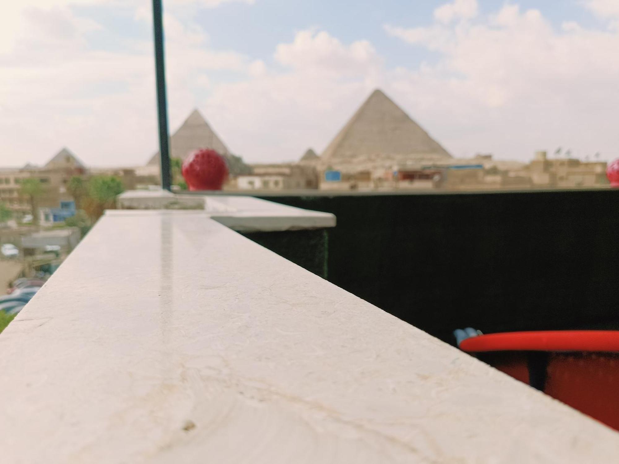 Magic Golden Pyramids View Hotel Kafrat al Jabal Bagian luar foto
