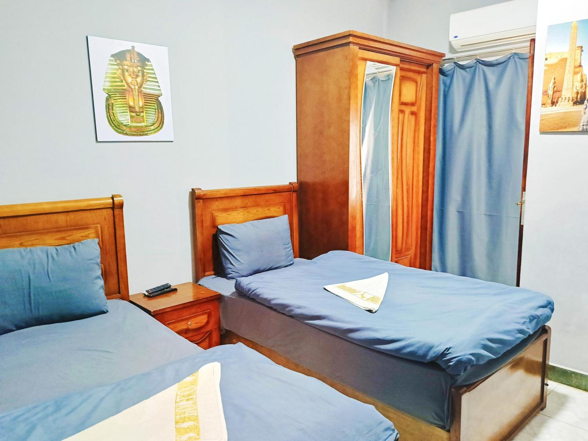 Magic Golden Pyramids View Hotel Kafrat al Jabal Bagian luar foto