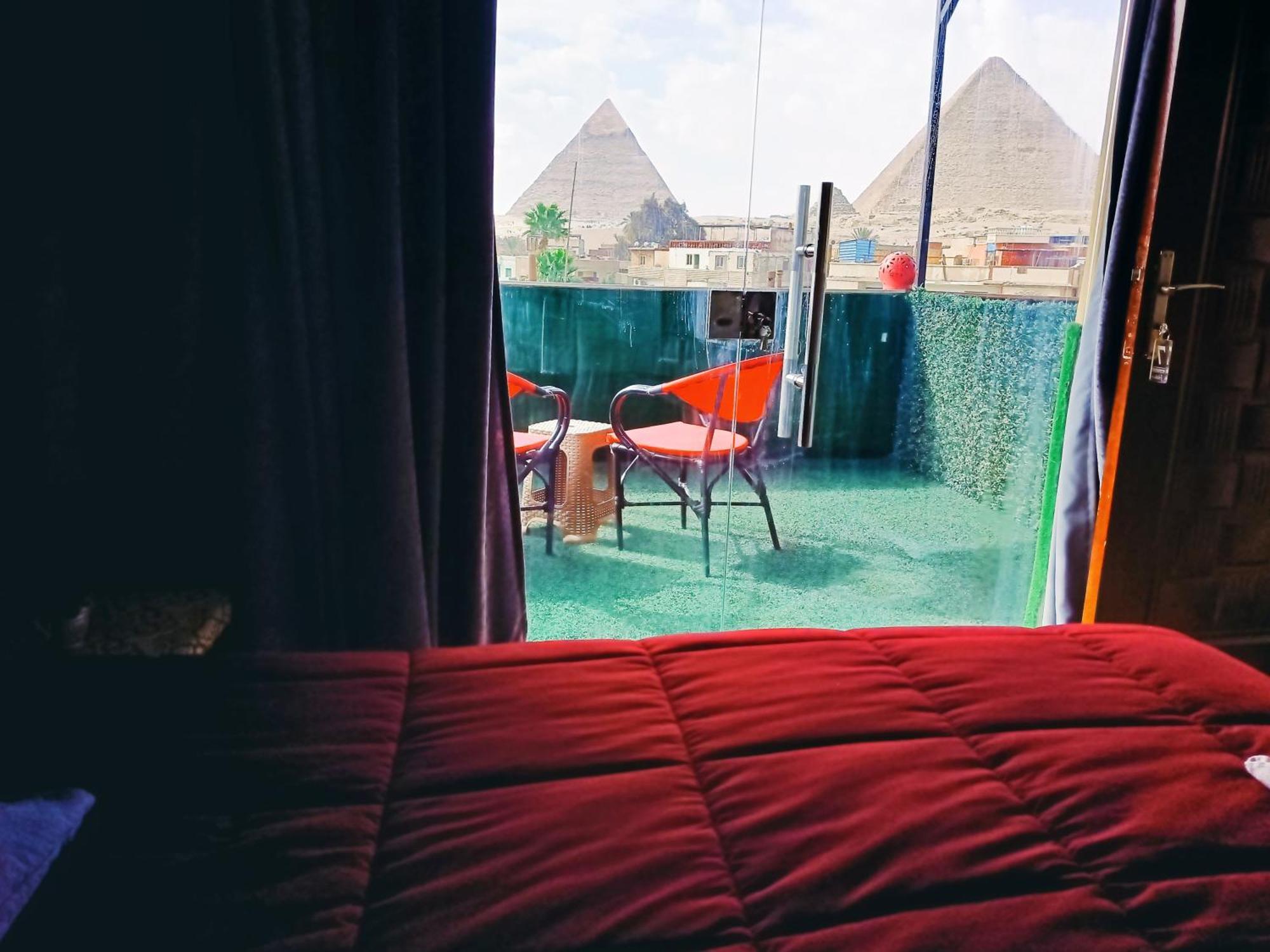 Magic Golden Pyramids View Hotel Kafrat al Jabal Bagian luar foto