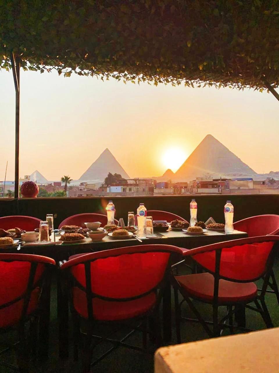 Magic Golden Pyramids View Hotel Kafrat al Jabal Bagian luar foto