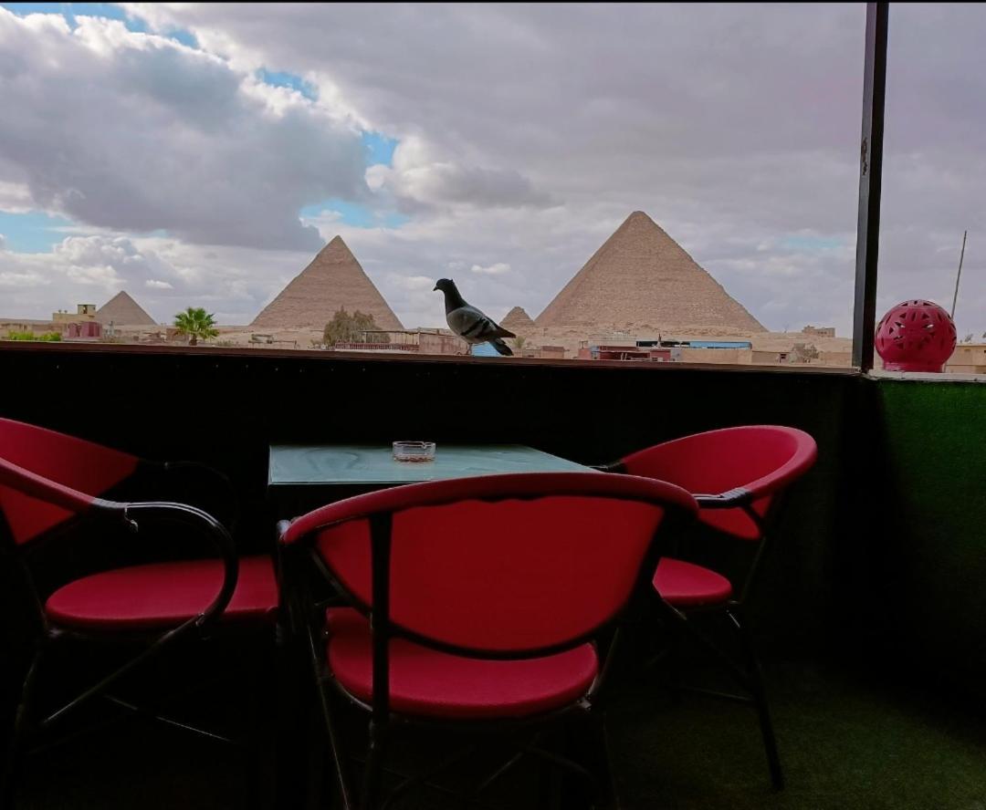 Magic Golden Pyramids View Hotel Kafrat al Jabal Bagian luar foto
