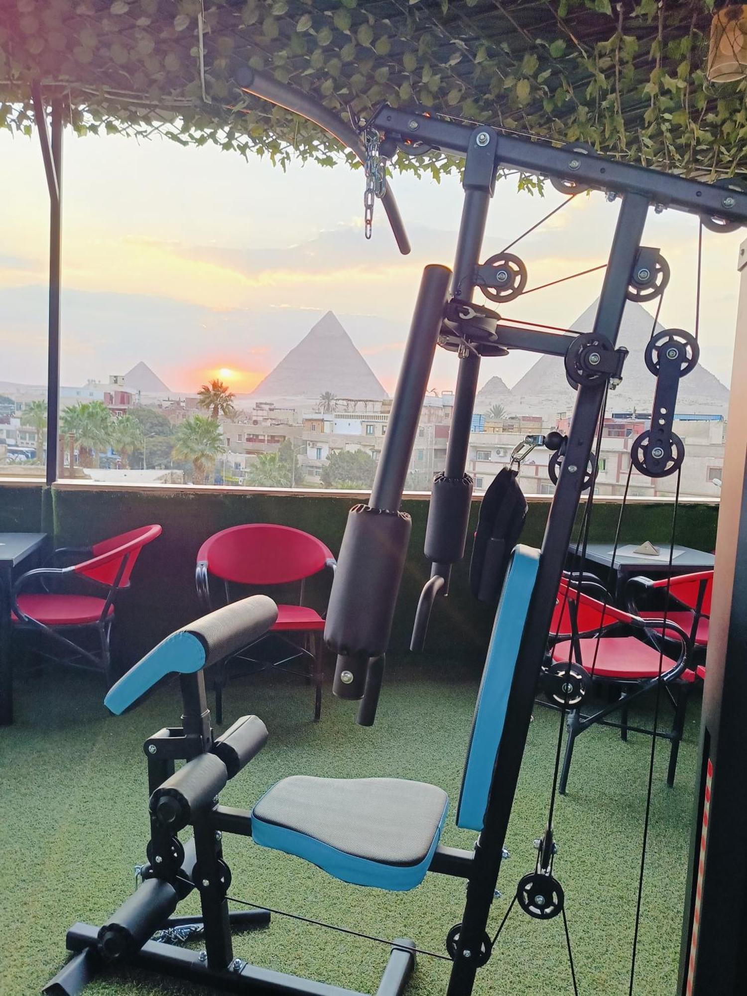 Magic Golden Pyramids View Hotel Kafrat al Jabal Bagian luar foto